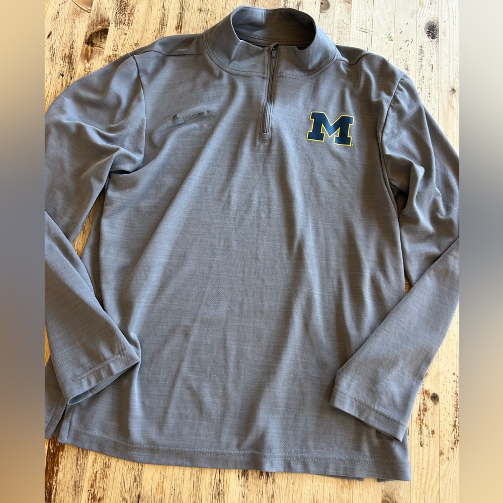 Michigan 1/4 zip Nike dri-fit